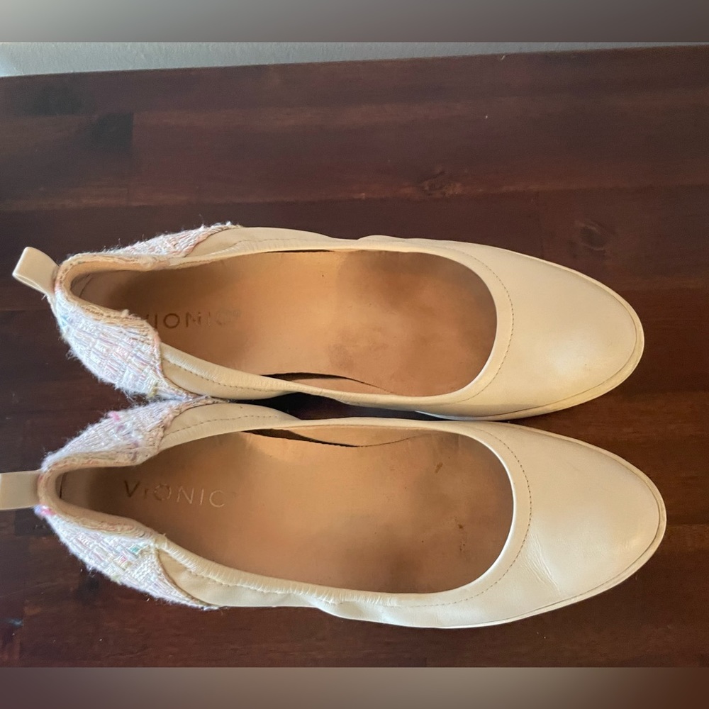 Vionic wedges